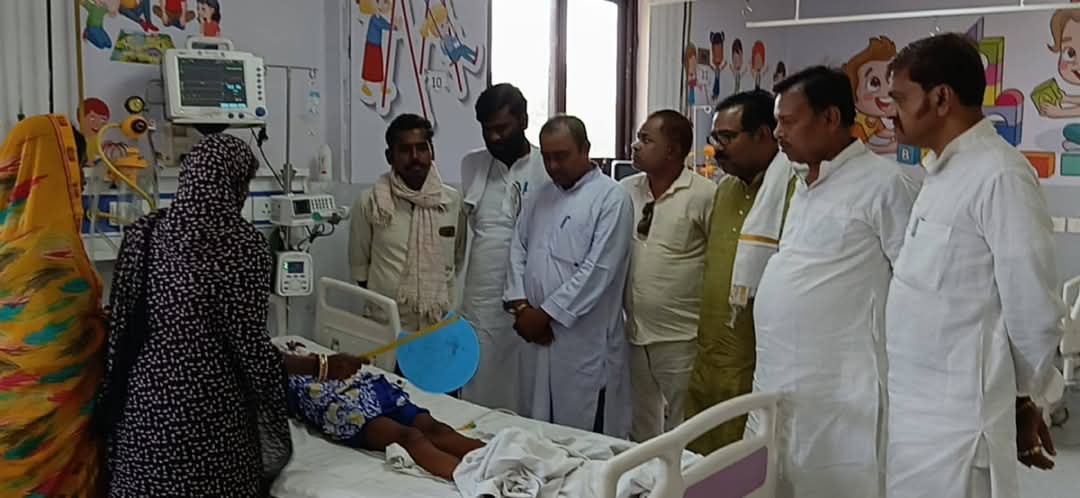 रालोजपा और दलित सेना की जांच टीम एसकेएमसीएच में हैवानियत के शिकार पीड़िता से मिला !
