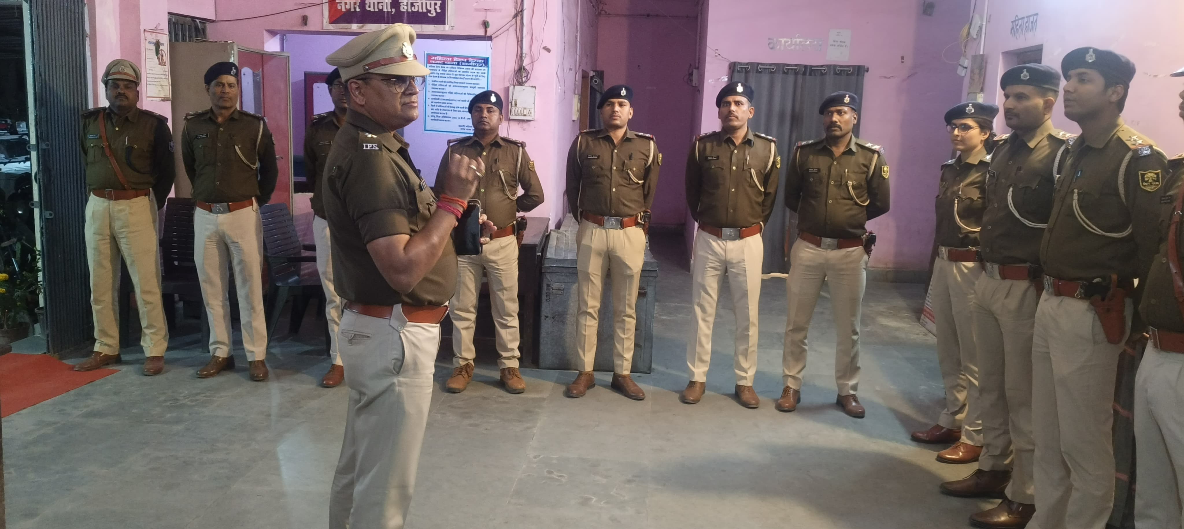 पुलिस अधीक्षक, वैशाली के द्वारा नगर थाना, हाजीपुर का निरीक्षण किया गया।