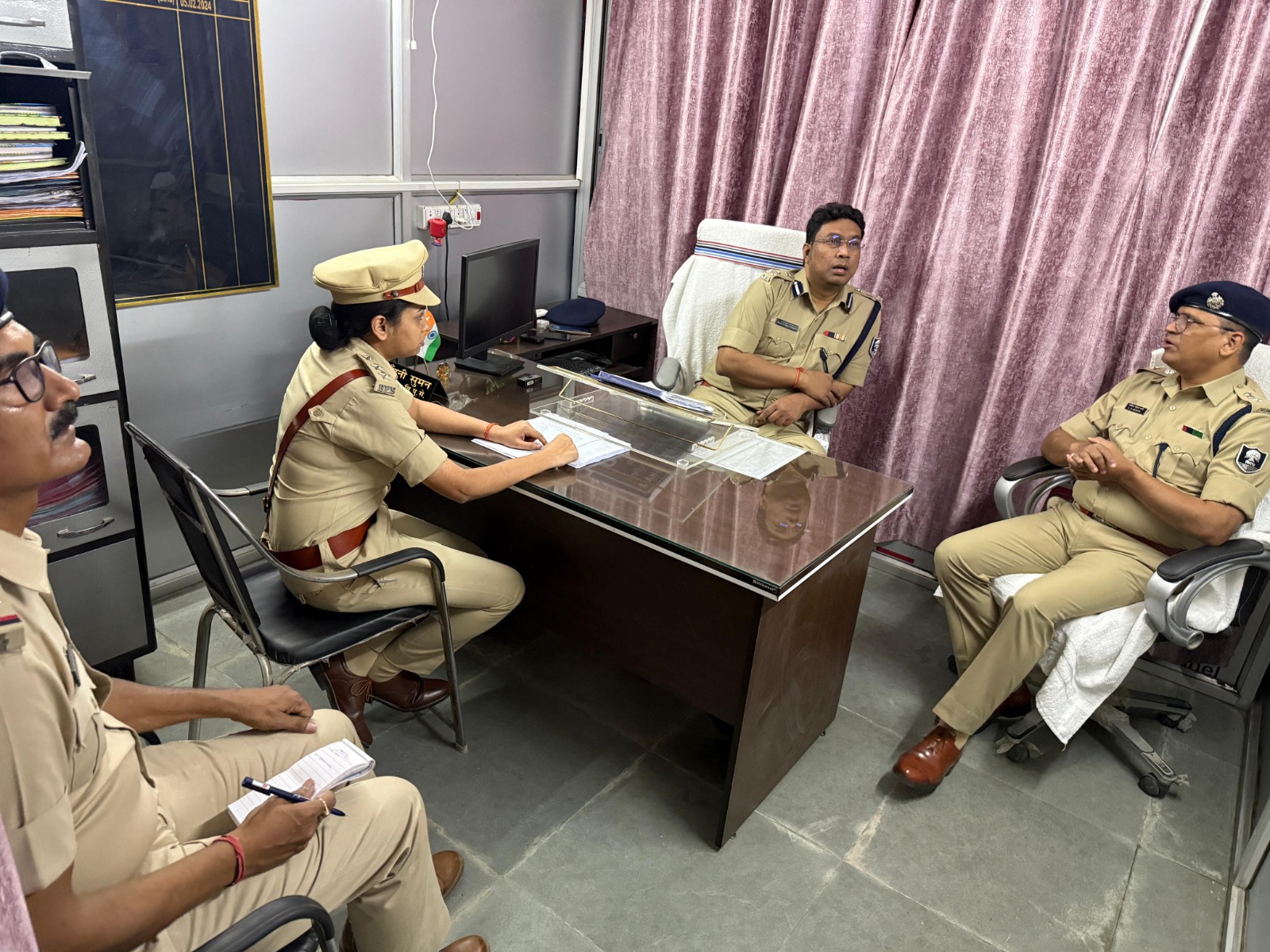 पुलिस उप महानिरीक्षक तिरहुत क्षेत्रद्वारा साईबर थाना वैशाली का निरीक्षण 